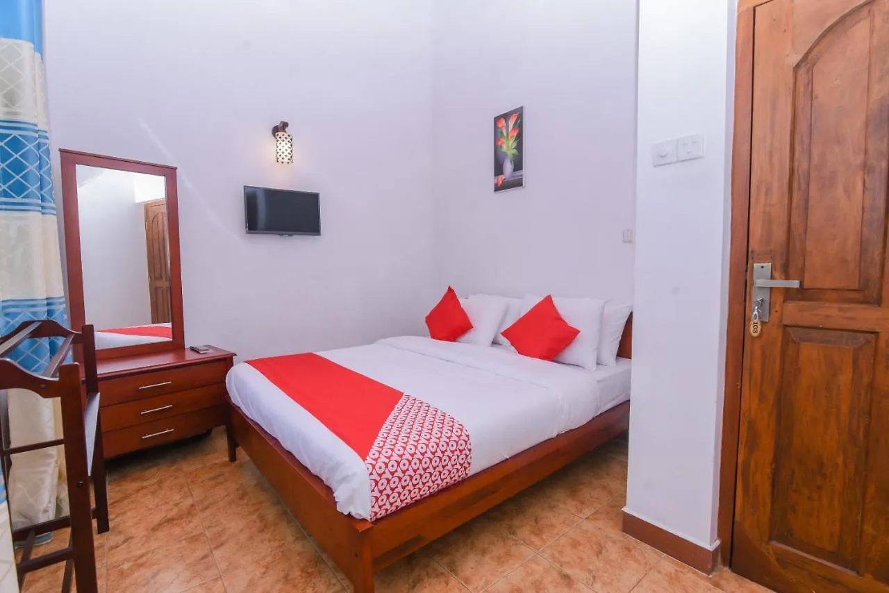 Red Star Kandyan Hotel