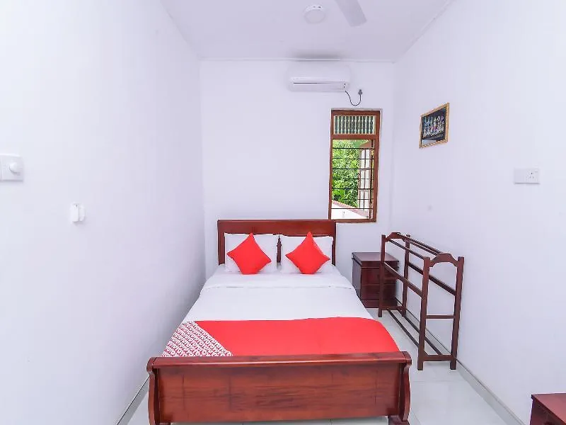 Red Star Kandyan Hotel